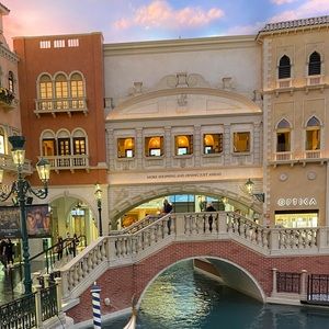 Meet your Posher, Allyson